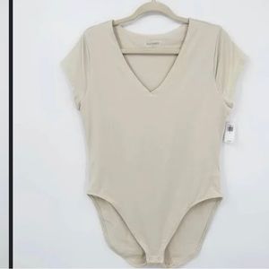 COPY - Old Navy Short sleeve Fitted V neck Bodysuit Size XXL